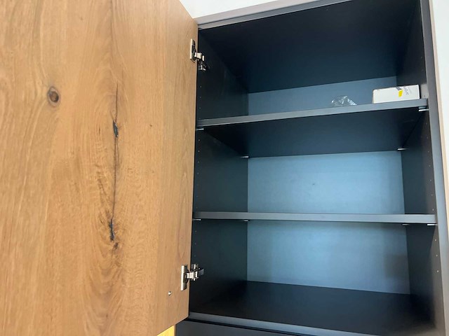 Combinatie van kavels 1 t/m 9 (eilandkeuken met eethoek, kastenwand en apparatuur) - afbeelding 42 van  52