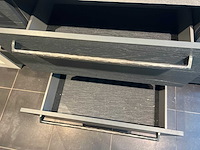 Combinatie van kavels 1 t/m 9 (eilandkeuken met eethoek, kastenwand en apparatuur) - afbeelding 26 van  47
