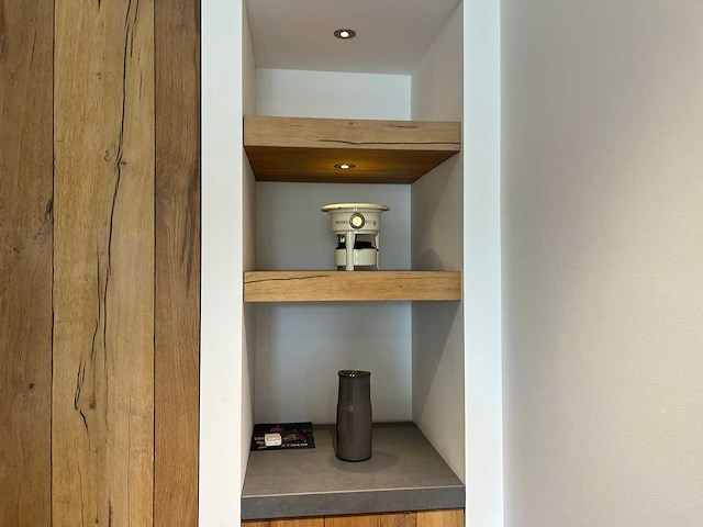 Combinatie van kavels 1 t/m 9 (eilandkeuken met eethoek, kastenwand en apparatuur) - afbeelding 41 van  47