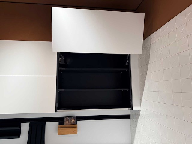 Combinatie van kavels 1 t/m 9 (next125 beurskeuken met gaggenau apparatuur) - afbeelding 43 van  98