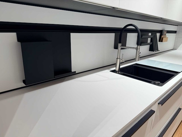 Combinatie van kavels 1 t/m 9 (next125 beurskeuken met gaggenau apparatuur) - afbeelding 97 van  98