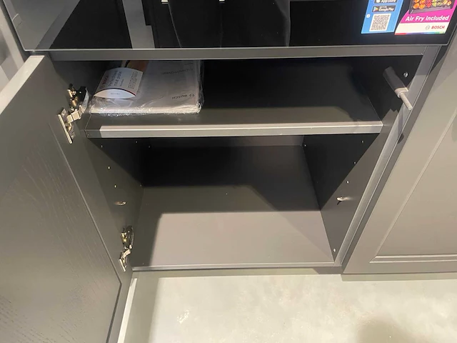 Combinatie van kavels 1 t/m 9 (schmidt showroomkeuken met hoogwaardige merk apparatuur) - afbeelding 8 van  62