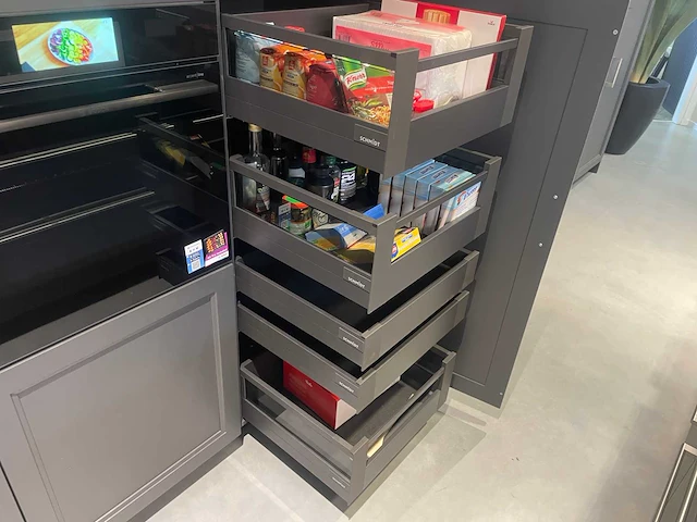 Combinatie van kavels 1 t/m 9 (schmidt showroomkeuken met hoogwaardige merk apparatuur) - afbeelding 16 van  62
