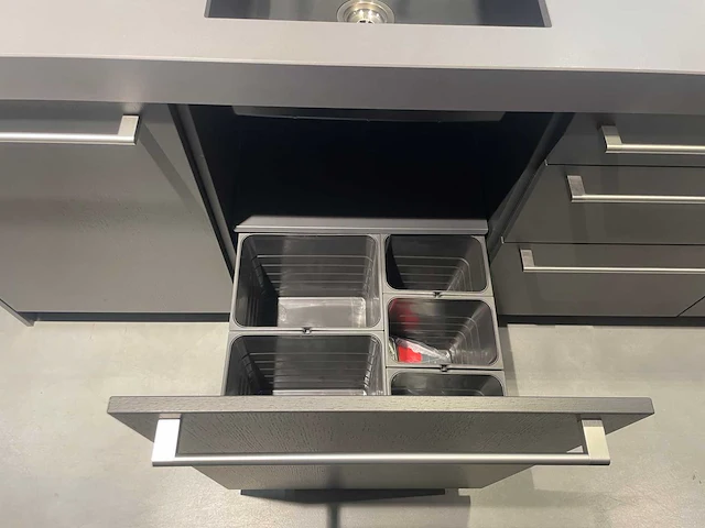 Combinatie van kavels 1 t/m 9 (schmidt showroomkeuken met hoogwaardige merk apparatuur) - afbeelding 39 van  62
