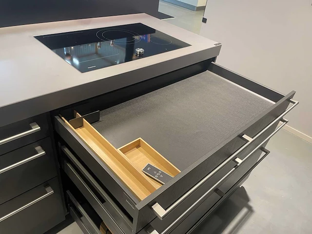 Combinatie van kavels 1 t/m 9 (schmidt showroomkeuken met hoogwaardige merk apparatuur) - afbeelding 51 van  62