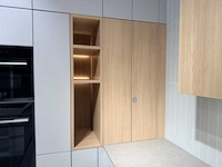 Combinatie van kavels 1 t/m 9 (schüller beurskeuken met gaggenau wijnklimaatkast en bosch apparatuur) - afbeelding 16 van  84