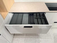 Combinatie van kavels 1 t/m 9 (schüller beurskeuken met gaggenau wijnklimaatkast en bosch apparatuur) - afbeelding 25 van  84