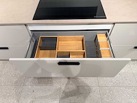 Combinatie van kavels 1 t/m 9 (schüller beurskeuken met gaggenau wijnklimaatkast en bosch apparatuur) - afbeelding 27 van  84