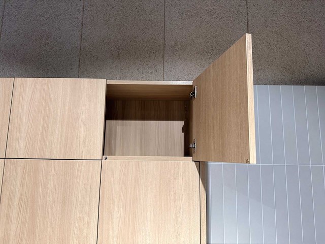 Combinatie van kavels 1 t/m 9 (schüller beurskeuken met gaggenau wijnklimaatkast en bosch apparatuur) - afbeelding 43 van  84
