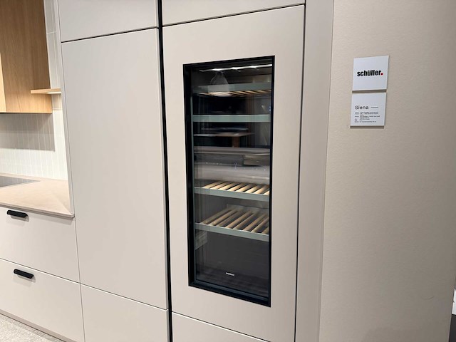 Combinatie van kavels 1 t/m 9 (schüller beurskeuken met gaggenau wijnklimaatkast en bosch apparatuur) - afbeelding 52 van  84