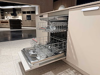 Combinatie van kavels 1 t/m 9 (schüller beurskeuken met gaggenau wijnklimaatkast en bosch apparatuur) - afbeelding 65 van  84