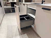Combinatie van kavels 1 t/m 9 (schüller beurskeuken met gaggenau wijnklimaatkast en bosch apparatuur) - afbeelding 68 van  84