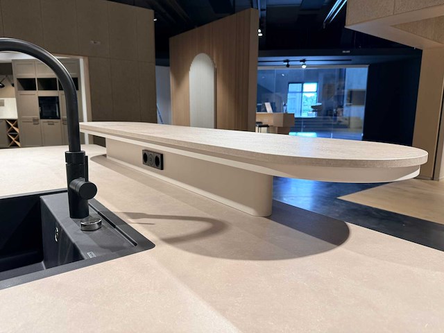 Combinatie van kavels 1 t/m 9 (schüller beurskeuken met gaggenau wijnklimaatkast en bosch apparatuur) - afbeelding 75 van  84