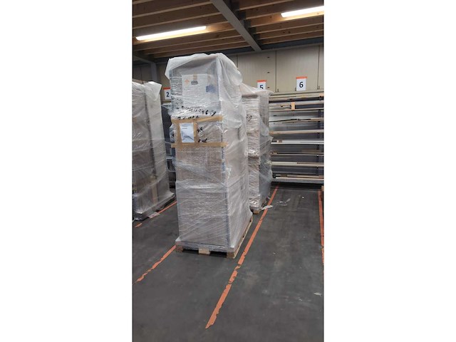 Combinatie van kavels 10 t/m 13 (schmidt showroomkeuken met pelgrim apparatuur) - afbeelding 11 van  19