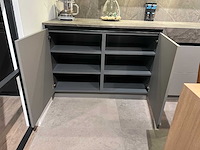 Combinatie van kavels 11 t/m 17 (das showroomkeuken met hoogwaardige apparatuur) - afbeelding 8 van  49