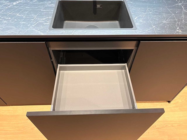 Combinatie van kavels 11 t/m 17 (next125 beurskeuken met gaggenau apparatuur) - afbeelding 8 van  23