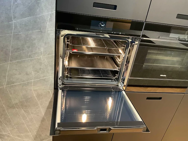 Combinatie van kavels 11 t/m 17 (next125 nx950 - beurskeuken met miele apparatuur) - afbeelding 21 van  53