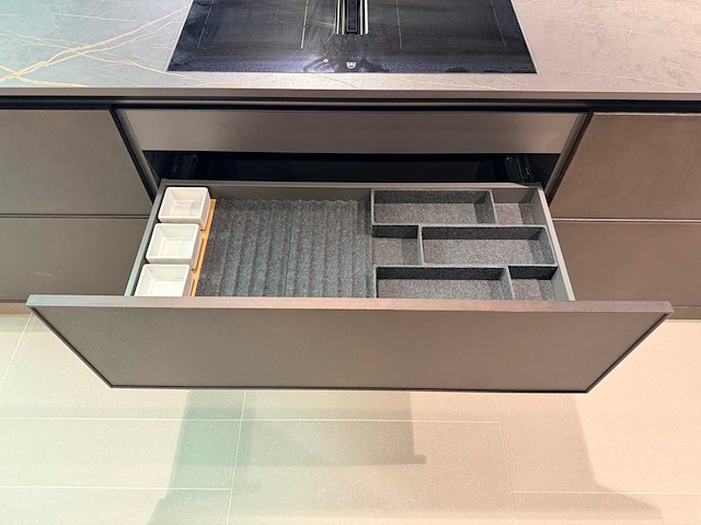 Combinatie van kavels 19 t/m 23 (next125 beurskeuken met v-zug apparatuur) - afbeelding 36 van  45