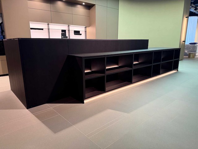 Combinatie van kavels 19 t/m 23 (next125 beurskeuken met v-zug apparatuur) - afbeelding 41 van  45