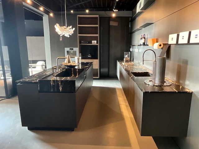 Combinatie van kavels 19 t/m 23 (stosa showroomkeuken met gaggenau apparatuur) - afbeelding 11 van  25