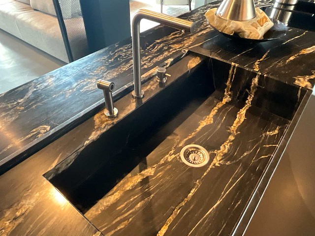 Combinatie van kavels 19 t/m 23 (stosa showroomkeuken met gaggenau apparatuur) - afbeelding 23 van  25