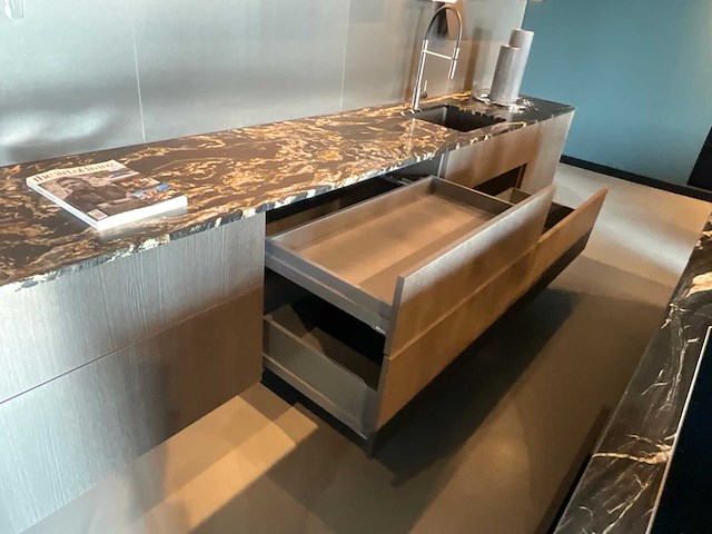 Combinatie van kavels 19 t/m 23 (stosa showroomkeuken met gaggenau apparatuur) - afbeelding 9 van  26