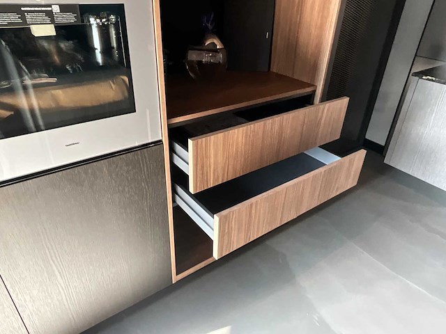 Combinatie van kavels 19 t/m 23 (stosa showroomkeuken met gaggenau apparatuur) - afbeelding 19 van  26