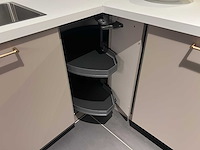 Combinatie van kavels 19 t/m 28 (pronorm beurskeuken met gaggenau apparatuur) - afbeelding 7 van  66