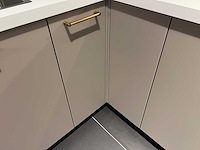 Combinatie van kavels 19 t/m 28 (pronorm beurskeuken met gaggenau apparatuur) - afbeelding 8 van  66