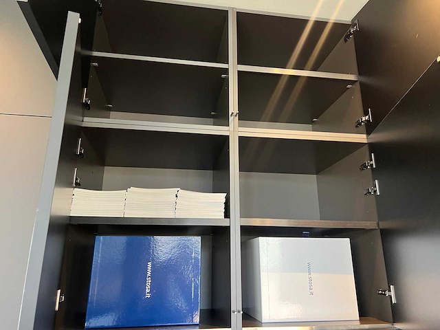 Combinatie van kavels 25 t/m 32 (stosa showroomkeuken met siemens studioline apparatuur) - afbeelding 15 van  26