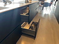 Combinatie van kavels 25 t/m 32 (stosa showroomkeuken met siemens studioline apparatuur) - afbeelding 25 van  26