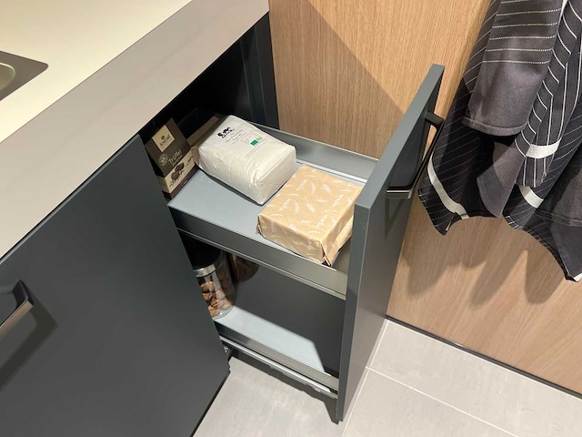 Combinatie van kavels 30 t/m 37 (pronorm beurskeuken met gaggenau apparatuur) - afbeelding 7 van  35