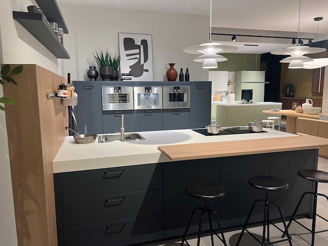 Combinatie van kavels 30 t/m 37 (pronorm beurskeuken met gaggenau apparatuur) - afbeelding 15 van  16