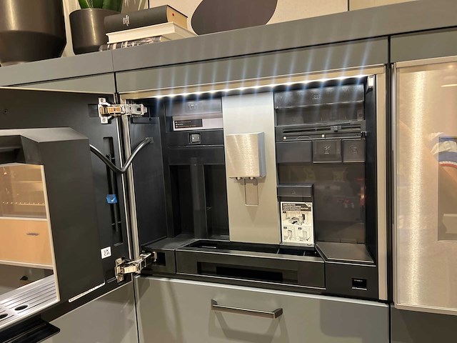 Combinatie van kavels 30 t/m 37 (pronorm beurskeuken met gaggenau apparatuur) - afbeelding 18 van  35