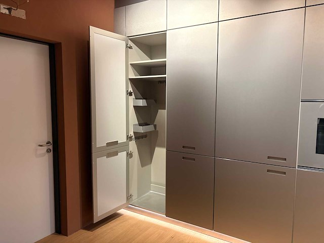 Combinatie van kavels 32 t/m 37 (next125 beurskeuken met gaggenau apparatuur) - afbeelding 7 van  18
