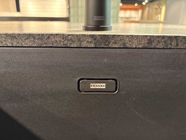 Combinatie van kavels 39 t/m 46 (next125 beurskeuken met miele apparatuur) - afbeelding 14 van  42