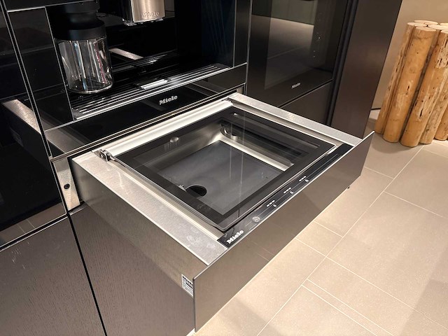 Combinatie van kavels 39 t/m 46 (next125 beurskeuken met miele apparatuur) - afbeelding 25 van  42