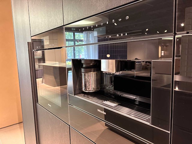 Combinatie van kavels 39 t/m 46 (next125 beurskeuken met miele apparatuur) - afbeelding 27 van  42