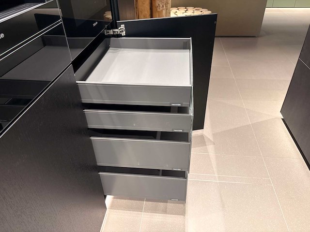 Combinatie van kavels 39 t/m 46 (next125 beurskeuken met miele apparatuur) - afbeelding 35 van  42