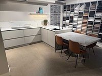 Combinatie van kavels 45 t/m 50 (schröder showroomkeuken met miele apparatuur) - afbeelding 12 van  30