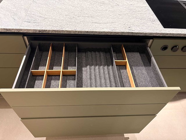 Combinatie van kavels 48 t/m 54 (next125 beurskeuken met bora professional en miele apparatuur) - afbeelding 7 van  31