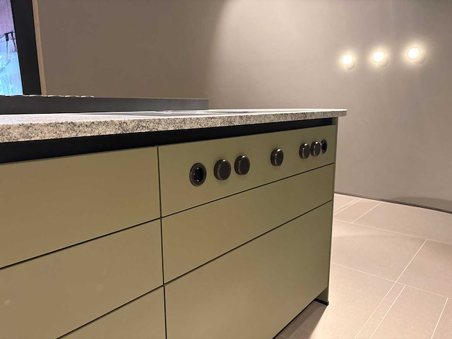 Combinatie van kavels 48 t/m 54 (next125 beurskeuken met bora professional en miele apparatuur) - afbeelding 9 van  31