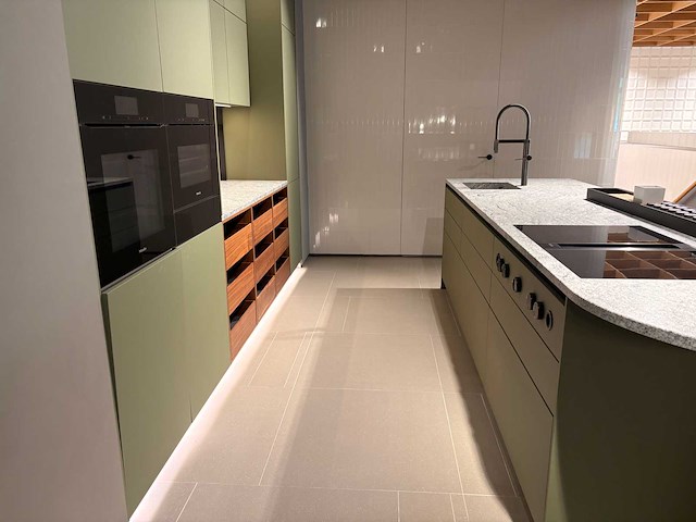 Combinatie van kavels 48 t/m 54 (next125 beurskeuken met bora professional en miele apparatuur) - afbeelding 18 van  31