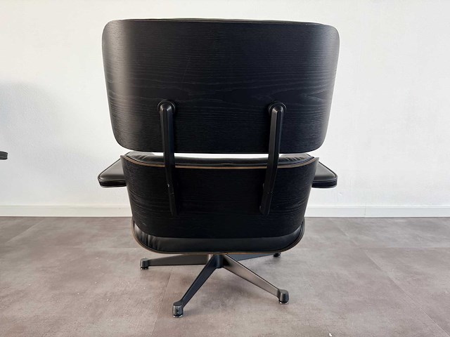 Combinatie van kavels 50 t/m 54 (4 vitra eames loungestoelen) - afbeelding 4 van  9