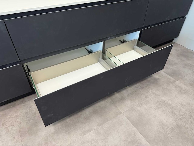 Combinatie van kavels 6 t/m 14 (pronorm showroomkeuken met siemens apparatuur) - afbeelding 10 van  53