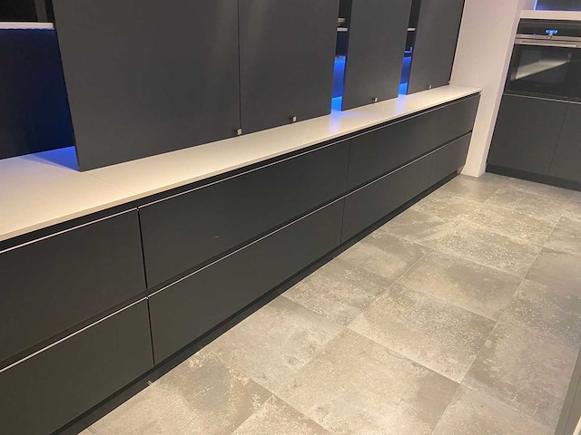 Combinatie van kavels 6 t/m 14 (pronorm showroomkeuken met siemens apparatuur) - afbeelding 12 van  53