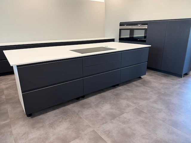 Combinatie van kavels 6 t/m 14 (pronorm showroomkeuken met siemens apparatuur) - afbeelding 30 van  53