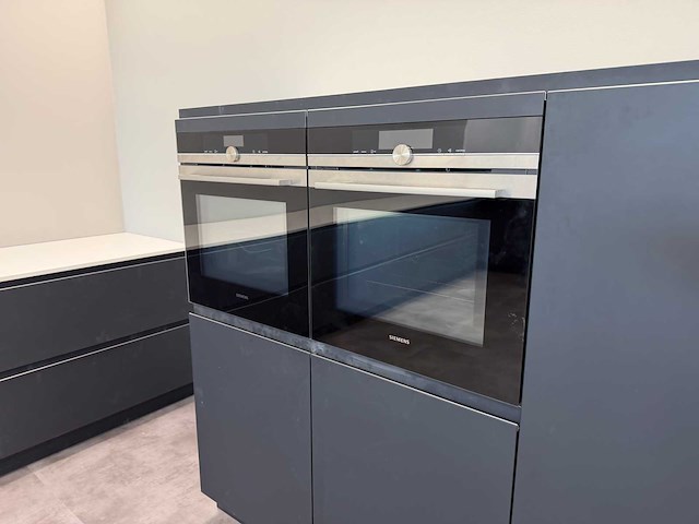 Combinatie van kavels 6 t/m 14 (pronorm showroomkeuken met siemens apparatuur) - afbeelding 12 van  39