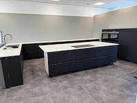 Combinatie van kavels 6 t/m 14 (pronorm showroomkeuken met siemens apparatuur) - afbeelding 17 van  39