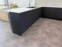 Combinatie van kavels 6 t/m 14 (pronorm showroomkeuken met siemens apparatuur) - afbeelding 21 van  39